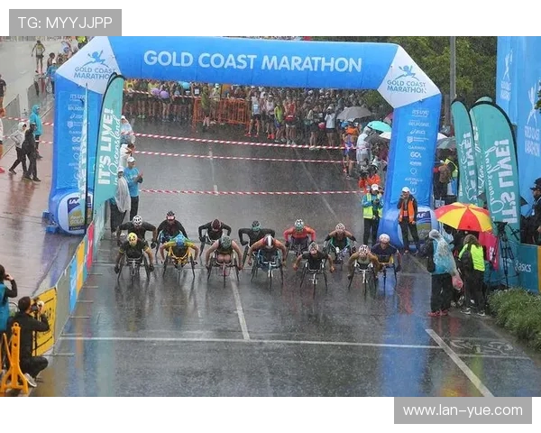 城市马拉松精彩回顾北京街舞队展现力量与激情的完美结合